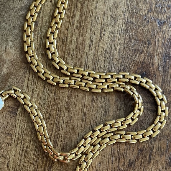 Creme and gold vintage Monet necklace - Picture 2 of 5